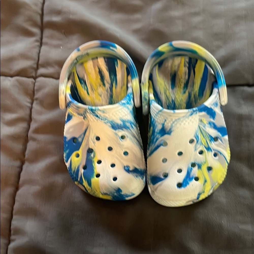 CROCS Blue and Yellow Sandals with Rotating Heel Strap